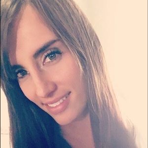 Meet your Posher, April